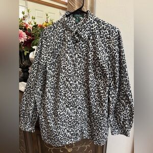 Like New Lauren Ralph Lauren Black and White Leopard Print Shirt xl